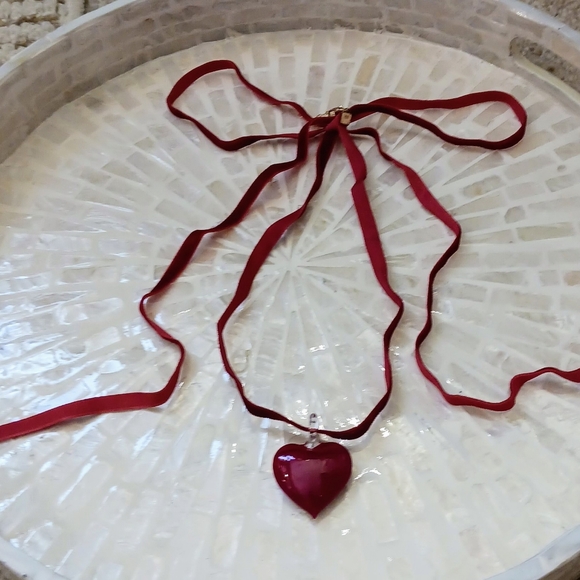 Red Heart Pendant Necklace - Red Velvet - Picture 5 of 14